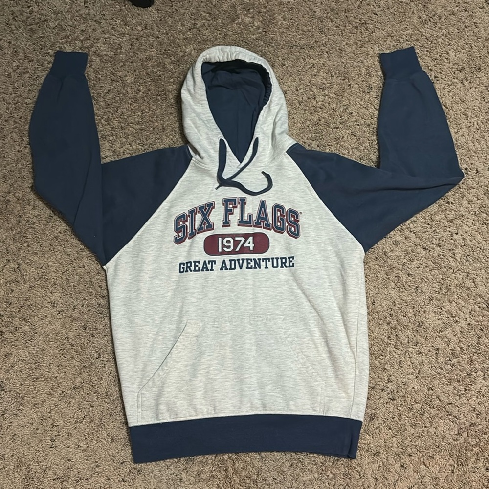 Men’s vintage six flags hoodie